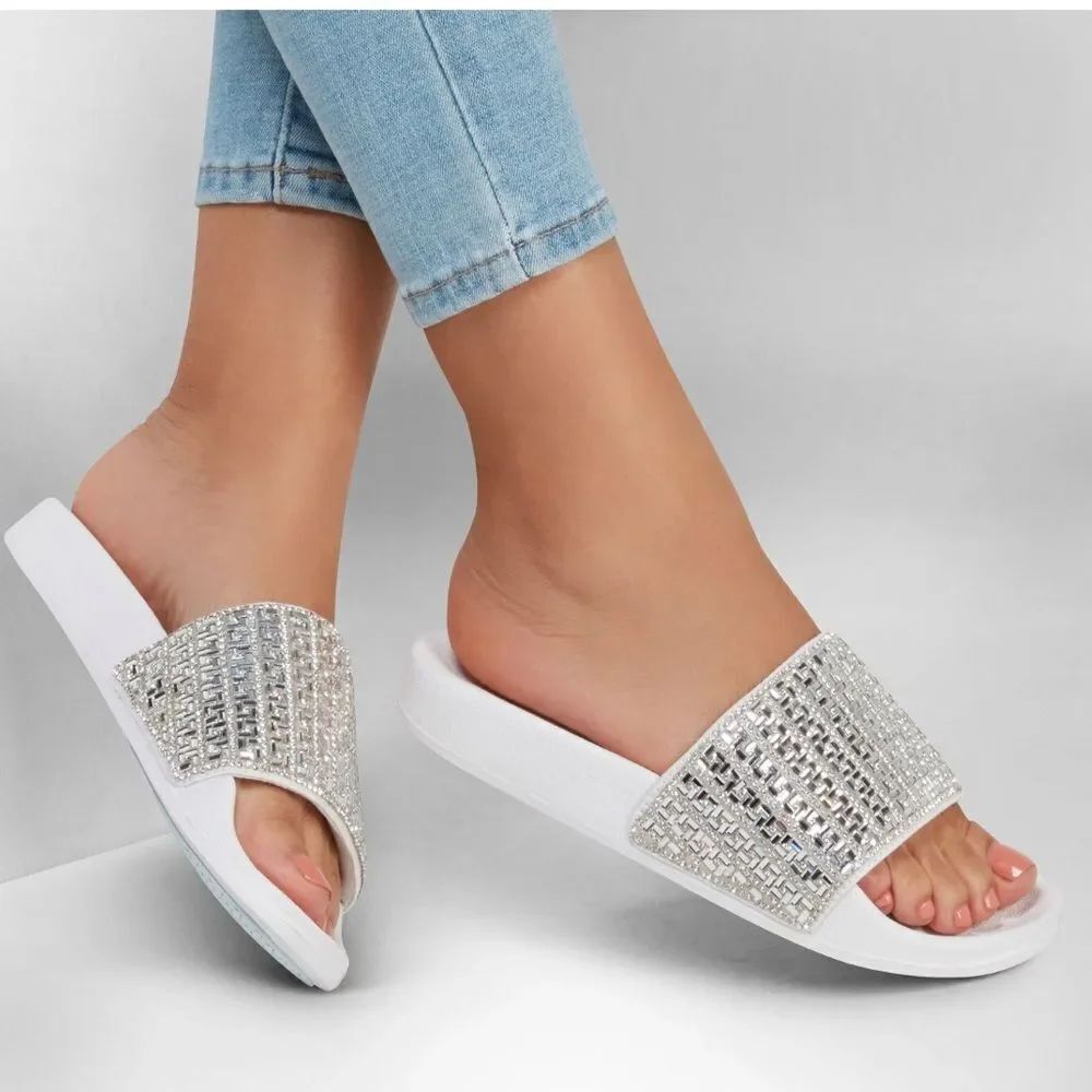 BRANDÂ NEW SHOELAND CHEERFUL RHINESTONESâEMBELLISHMENTS SLIDESâSANDAL